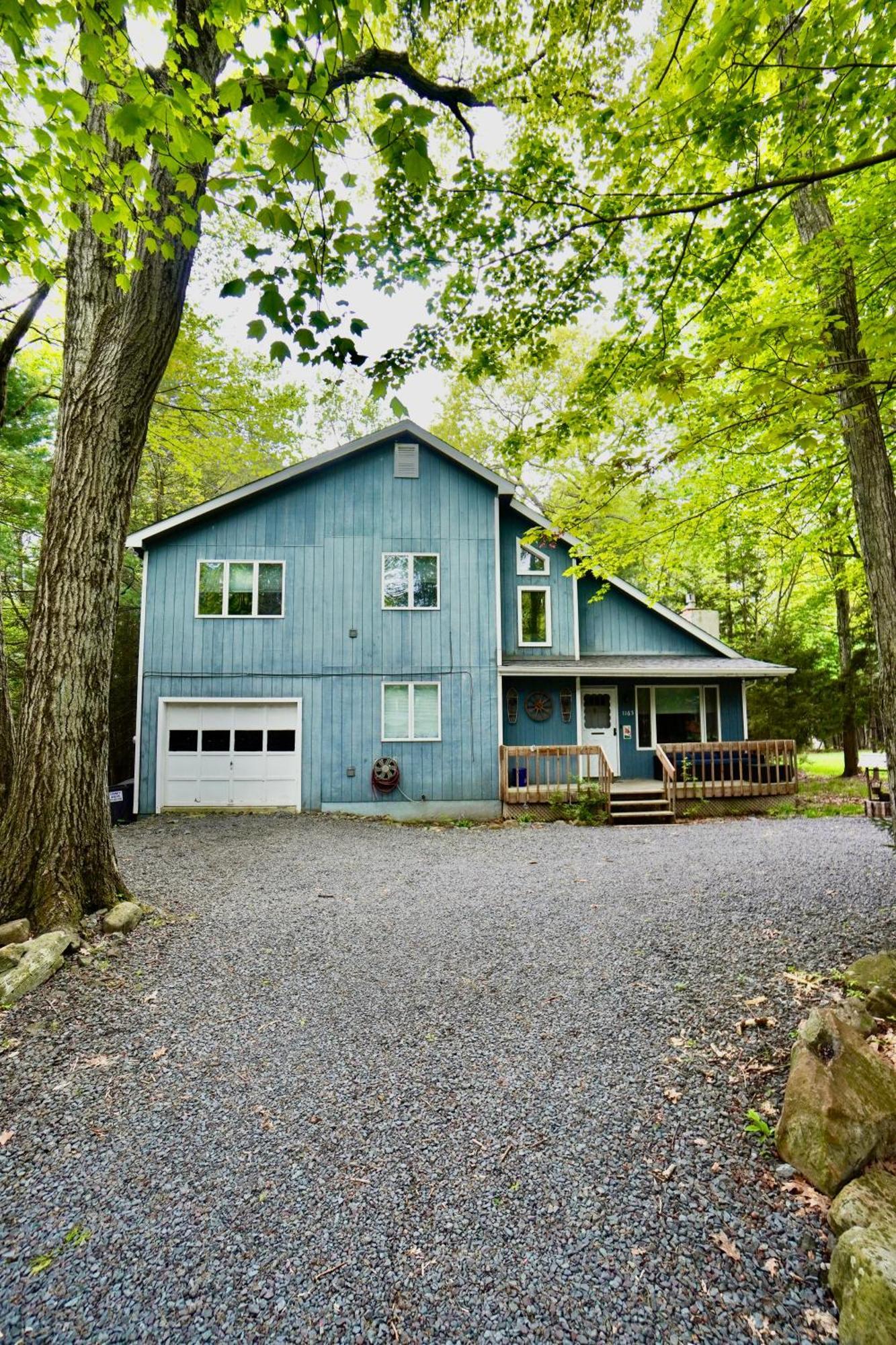 Poconos Oasis With Game Holiday home *