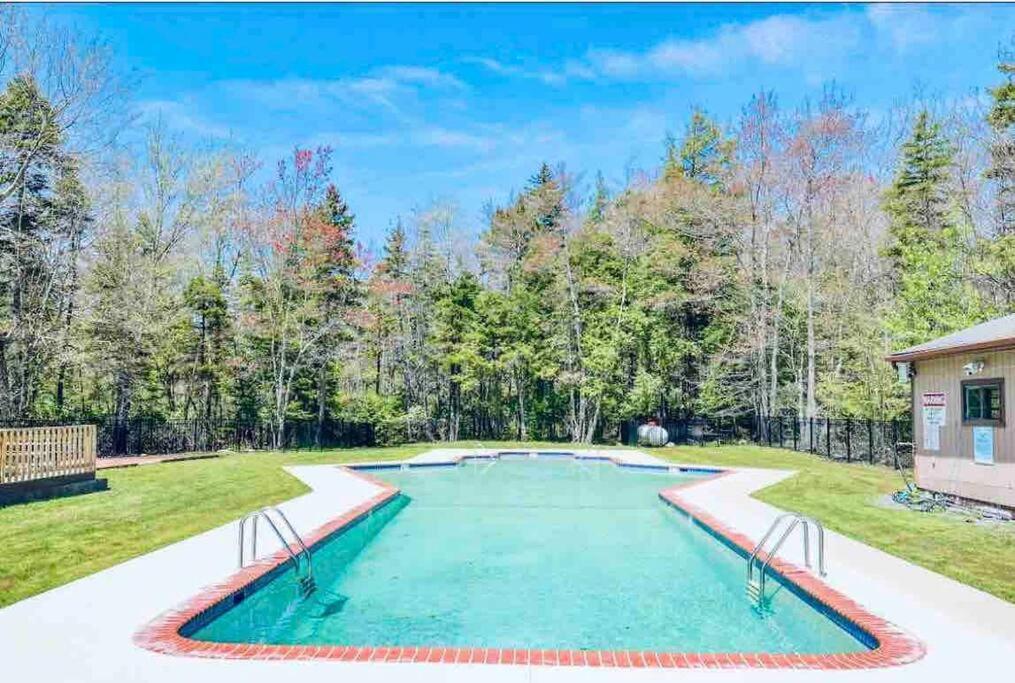 Poconos Oasis With Game