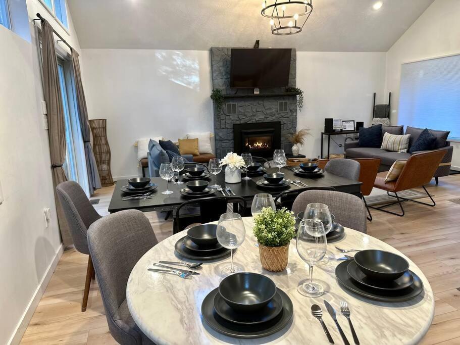 Poconos Oasis With Game Holiday home *