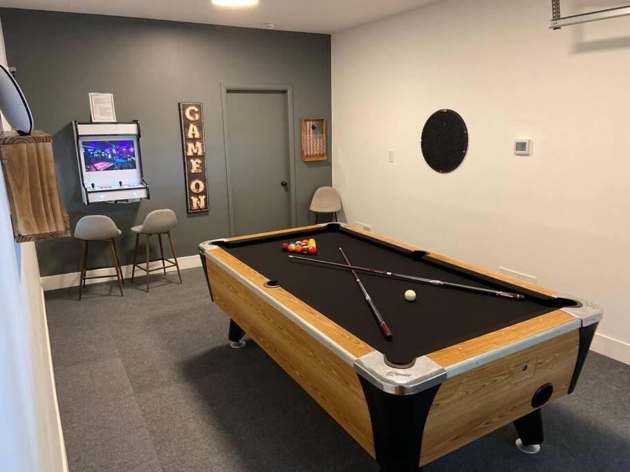 Holiday home Poconos Oasis With Game *